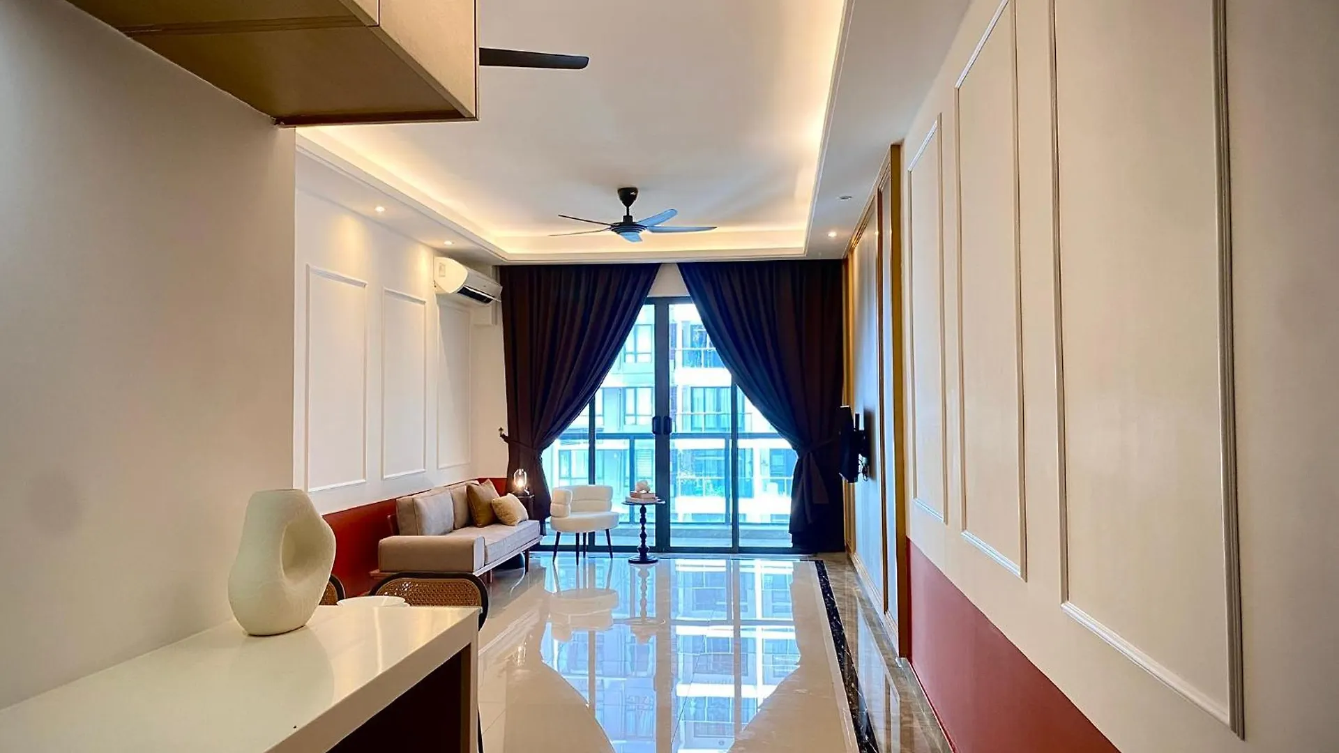 Bonjour! French Retro 2B Above R&F Mall Near Sg 2-4Pax Aparthotel Johor Bahru Malaysia